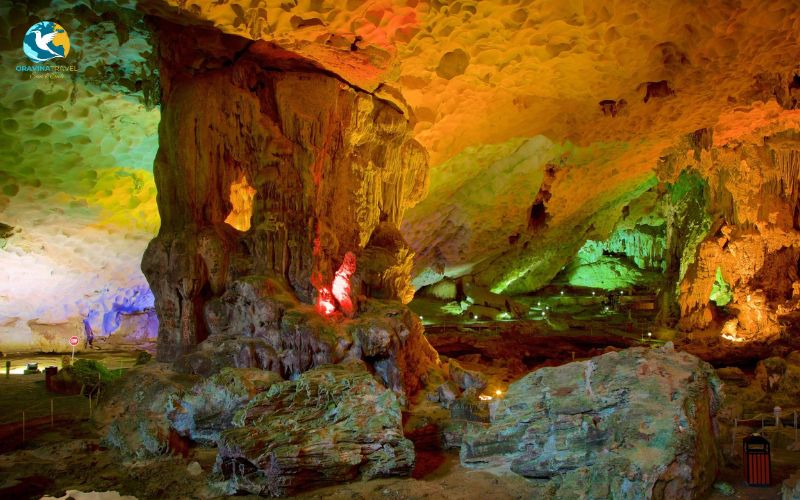 “Sung Sot” Cave (Surprise cave)
