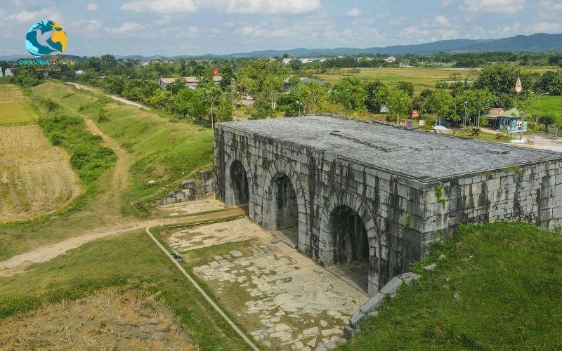 Surrounding the citadel is the Ma River and vast rice fields