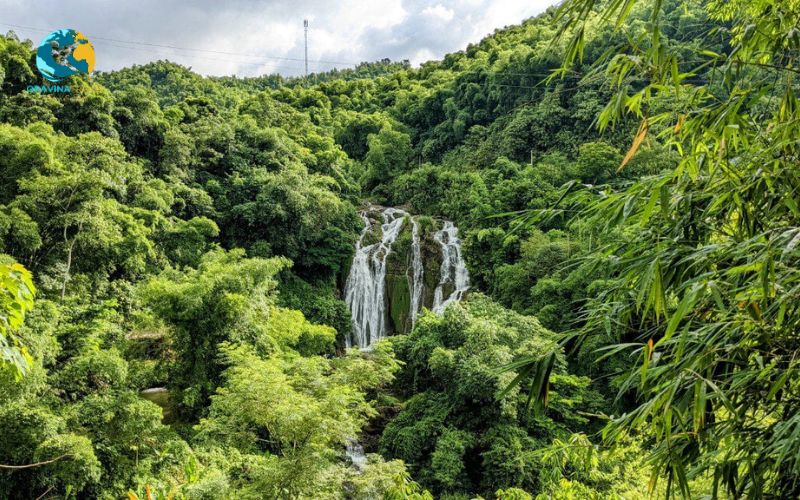 Go Lao Waterfall