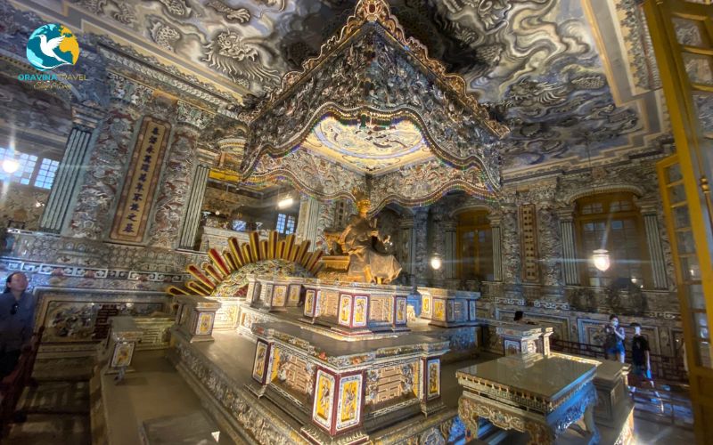 The splendor inside the tomb of King Khai Dinh
