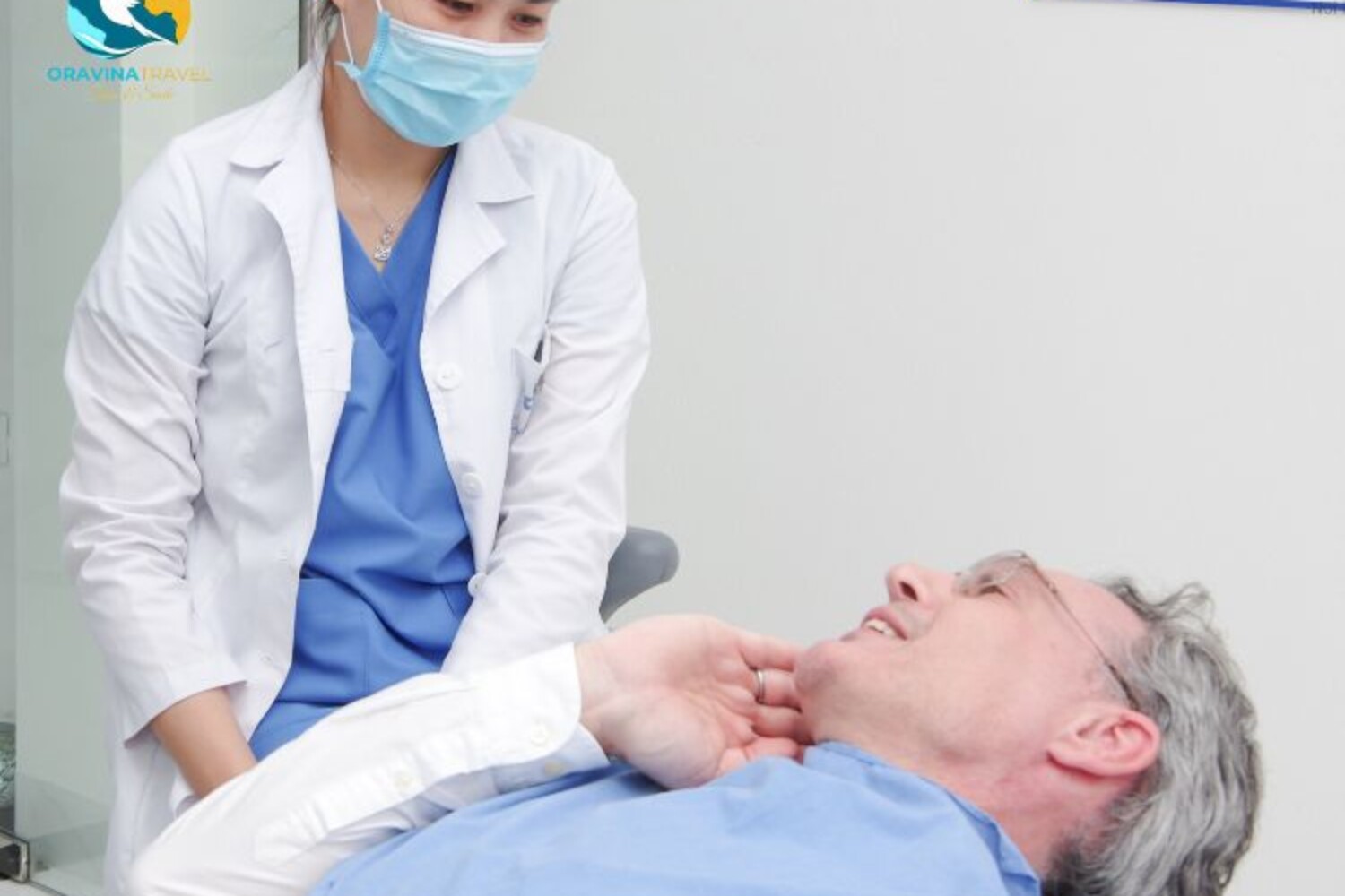 Patient receiving dental treatment assistance