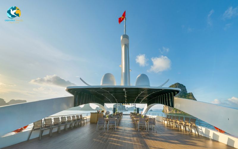 The Halong Bay cruise itinerary is thoughtfully arranged